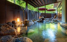 Yamanaka Onsen Kajikaso